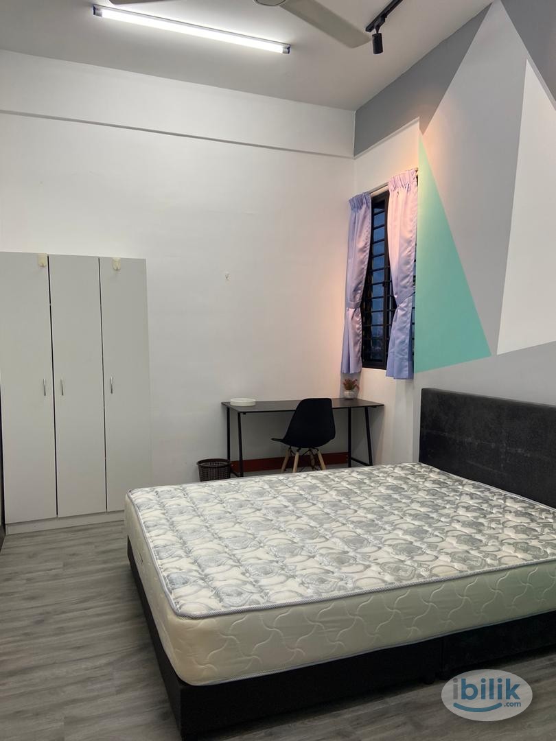 Queen bed share toilet  @ OKR , Near Midvalley,Near KTM,， Sri petaling , Kuchai Lama ,Bangsar - Image 1