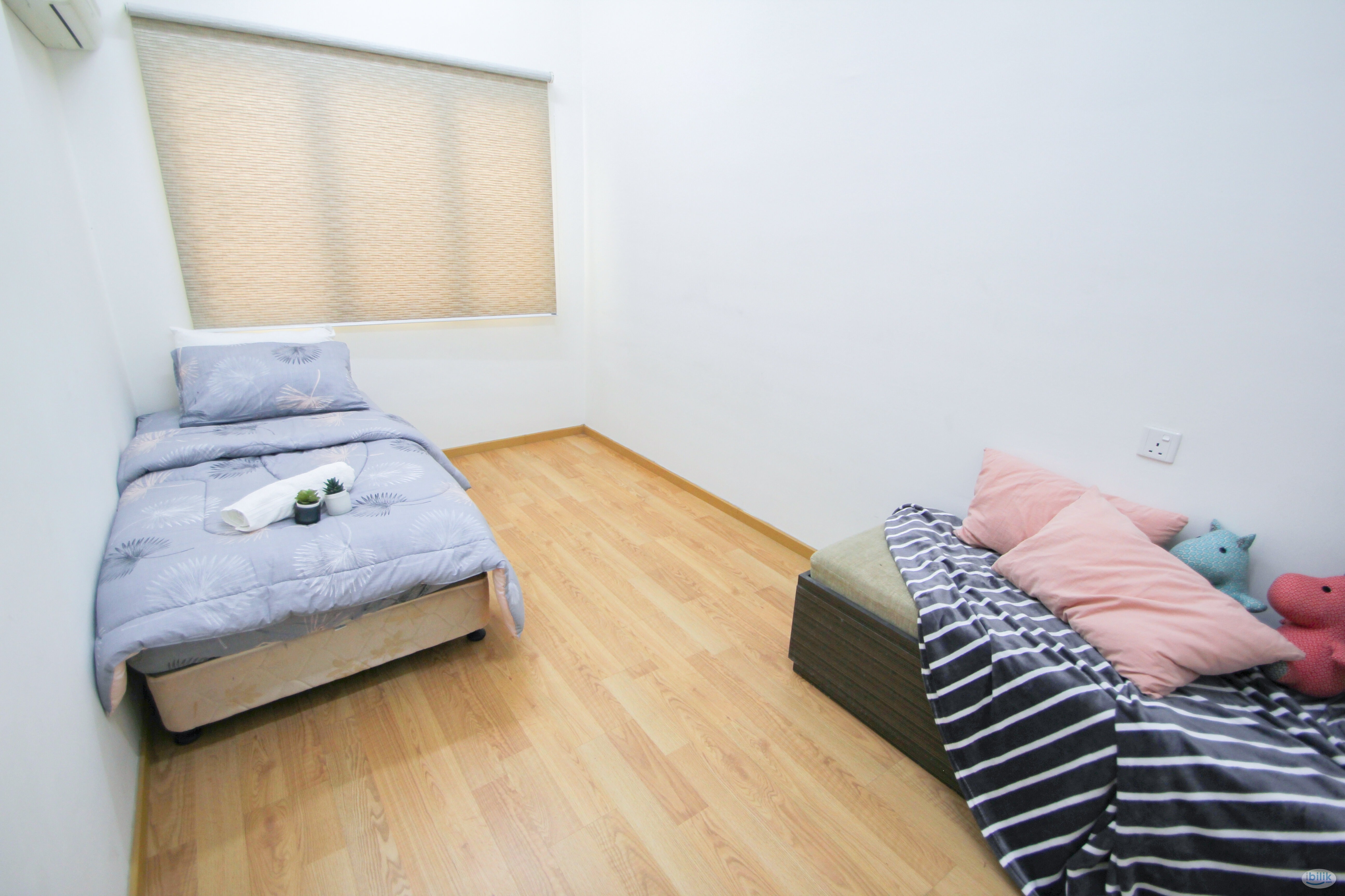 Single Room with window & AC @ Seri Kembangan, Serdang, The Mines - Image 2