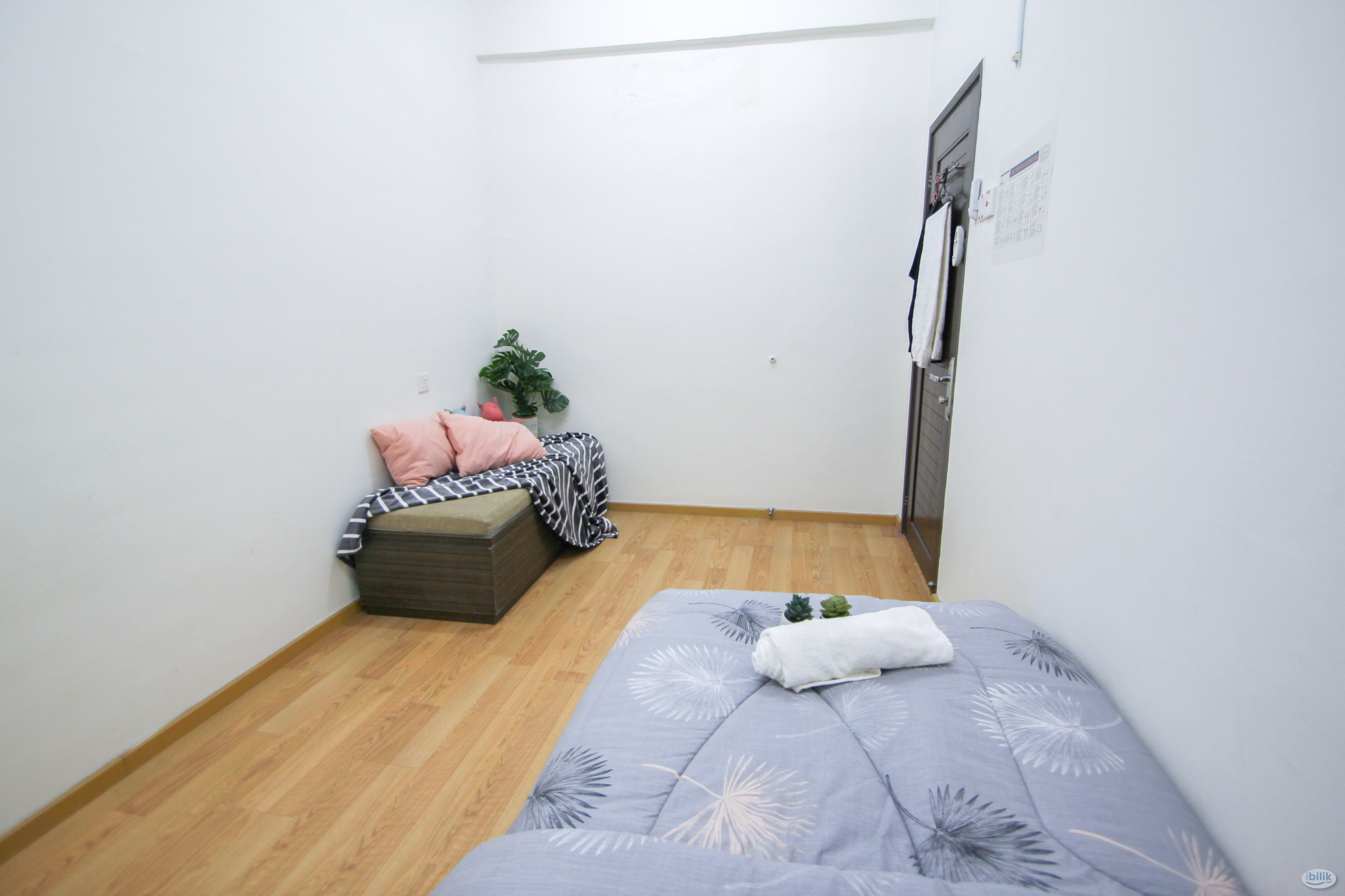 Single Room with window & AC @ Seri Kembangan, Serdang, The Mines - Image 3