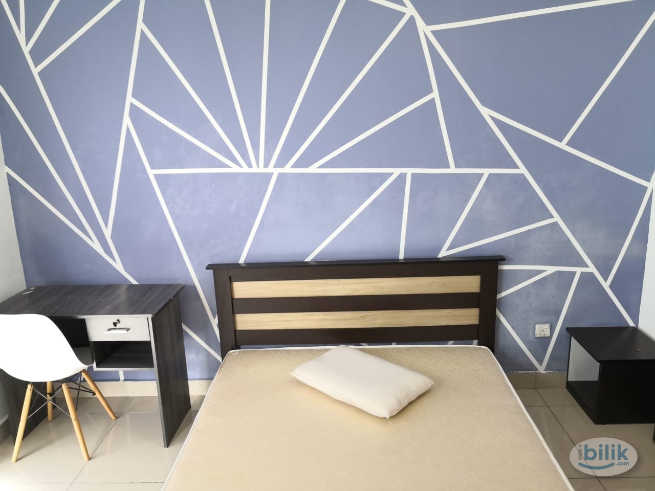 Queen bed(Attach bath), AC @ LRT Ara Damansara, Next to Evolve Mall ，，Near to Subang Airport, KD - Image 3