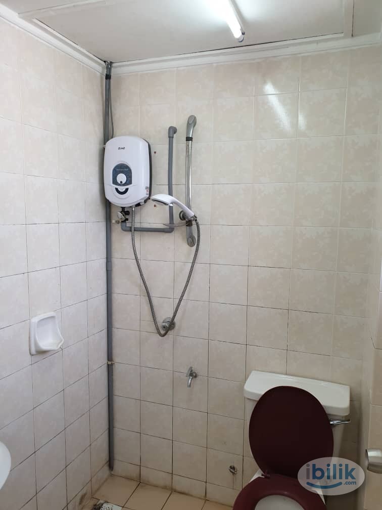 Medium Room with Fans@ Ara Damansara , 5 Min Walk To LRT, ，Near to Grocery shop,Mall, Subang Airpor - Image 4
