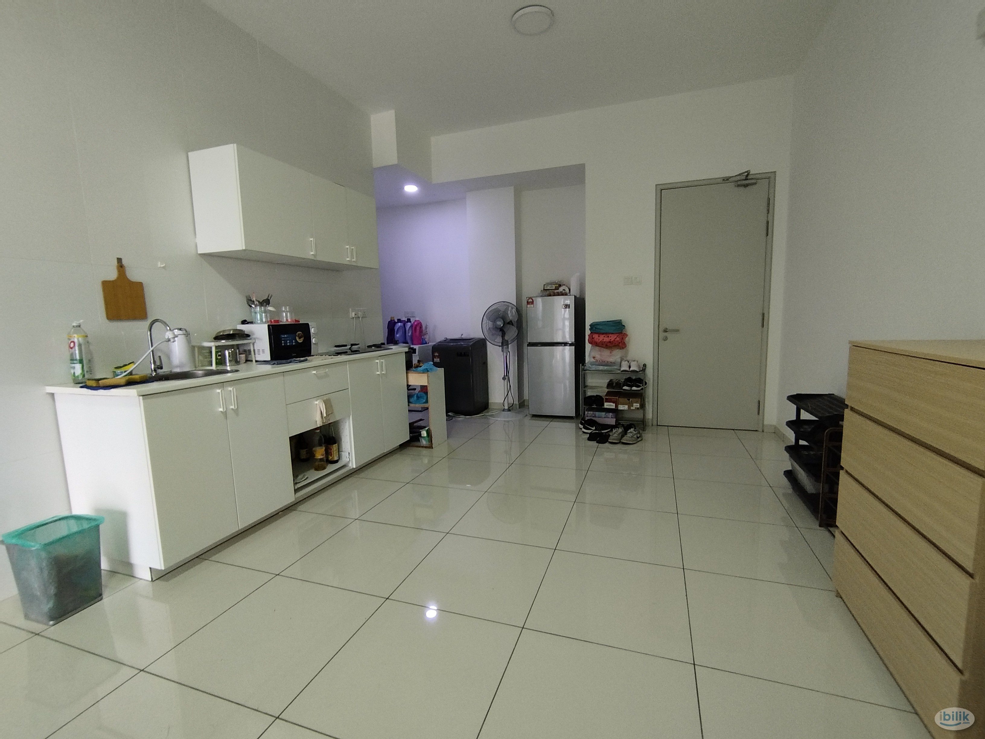 Walk to MRT !! Queen Bed Medium Room with Window & AC Only，@Cheras Connaught， - Image 3