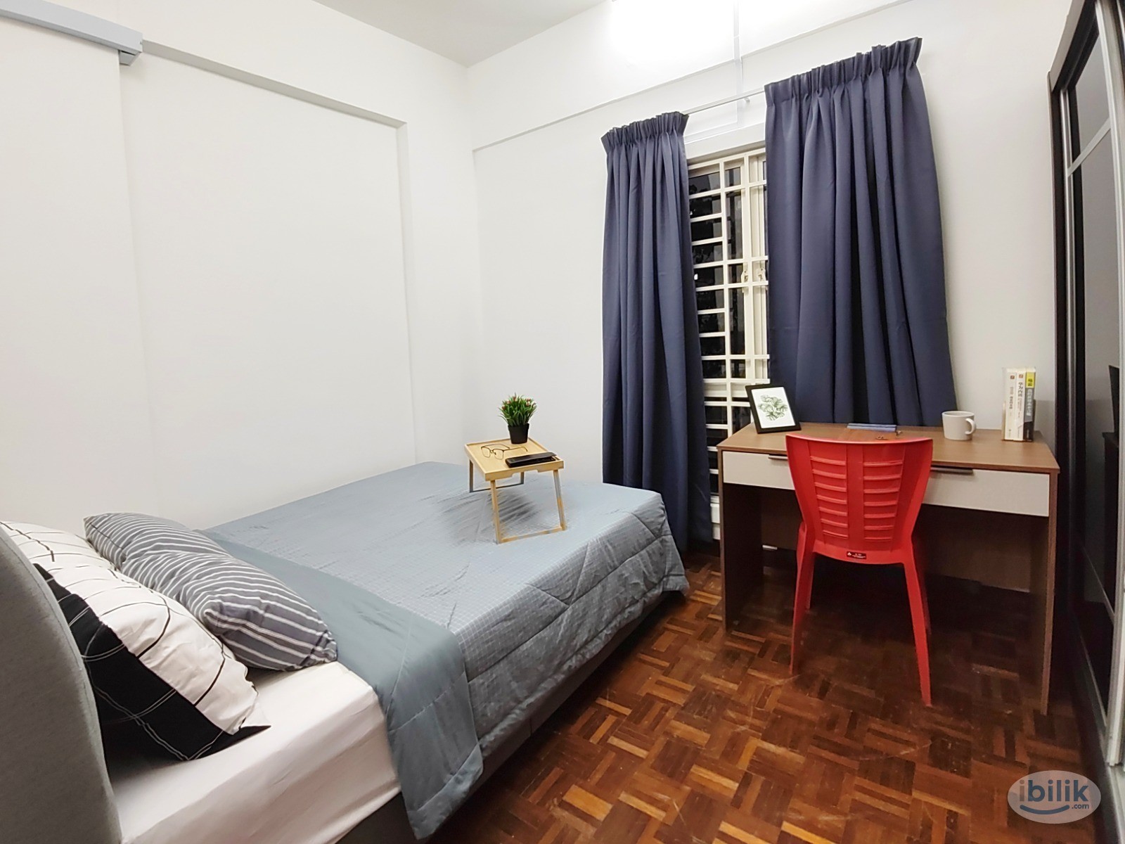 Walk to MRT !! Queen Bed Medium Room with AC & Window @ Cheras , ，Next to Leisure Mall - Image 1