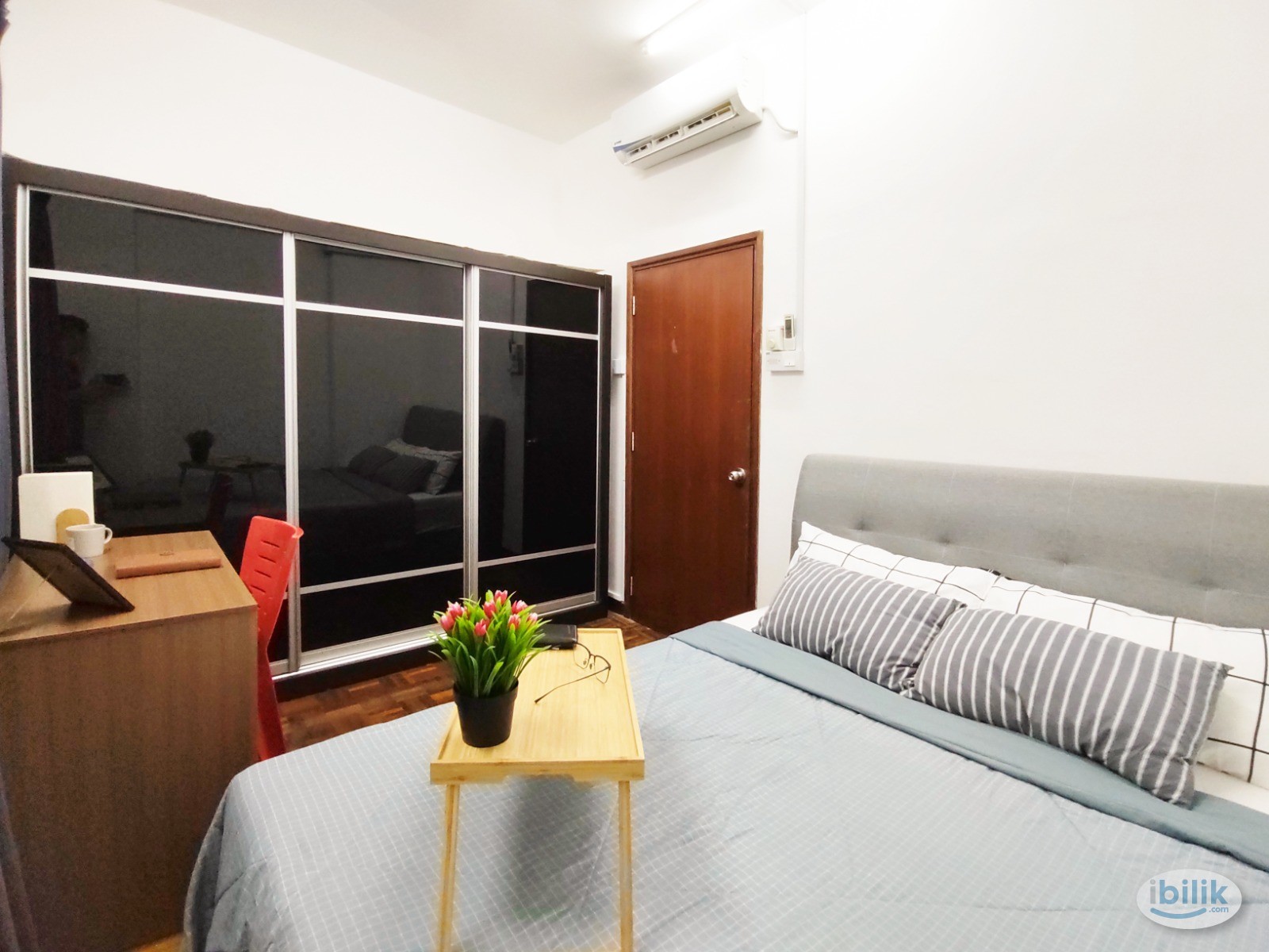 Walk to MRT !! Queen Bed Medium Room with AC & Window @ Cheras , ，Next to Leisure Mall - Image 3