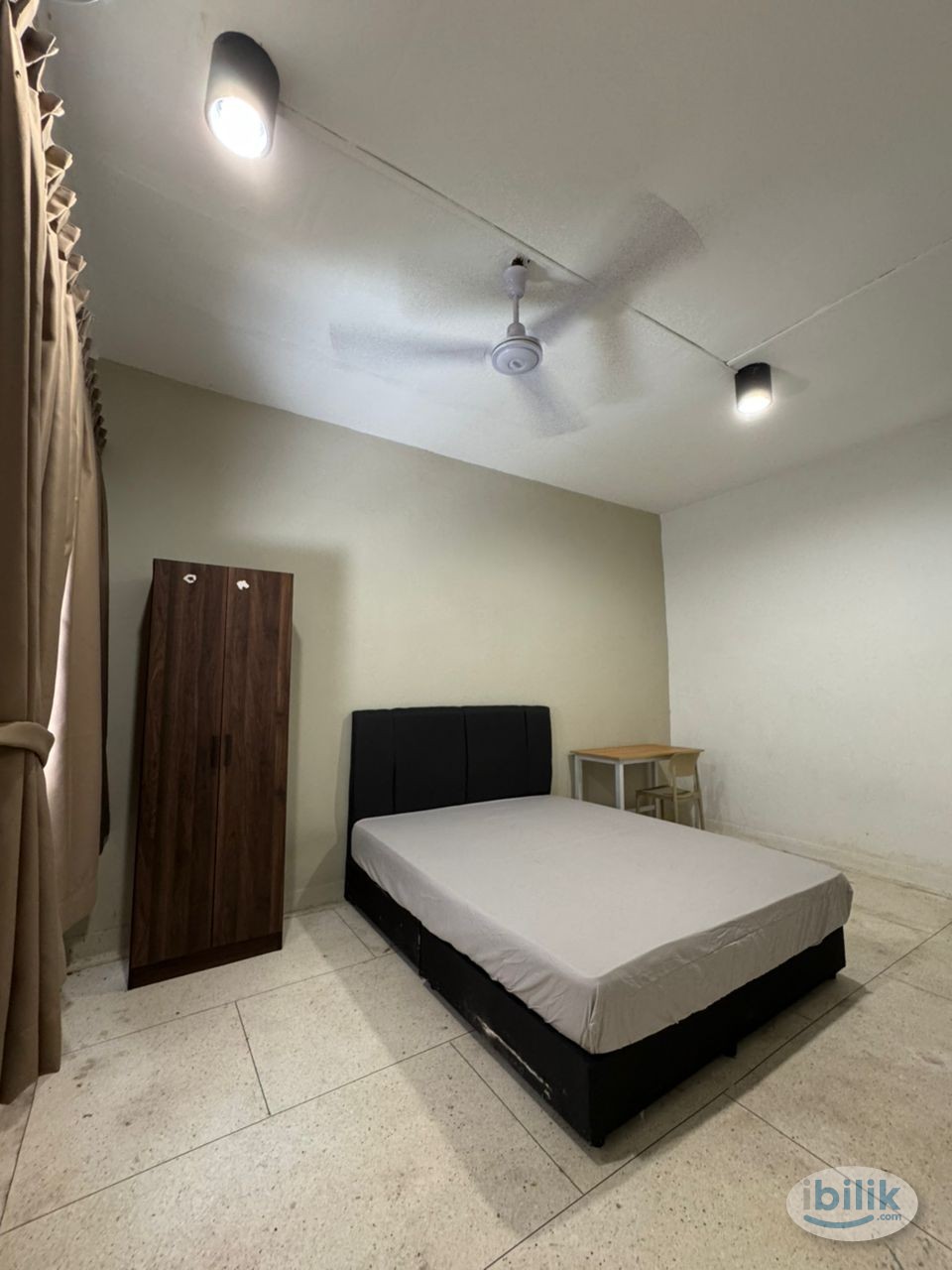 🔥1 KM to CIQ 🔥| SUPER easy commute😎 🌟Affordable, cozy & perfect room for Singapore workers🌟 - Image 1