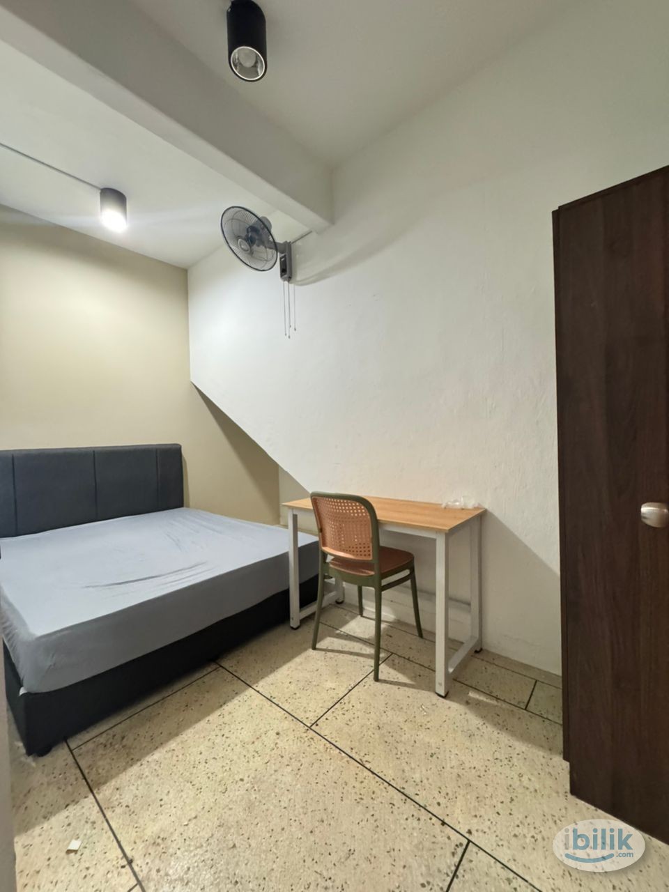 ✨📍Short walk to CIQ - Furnished, Very Low deposit, LIMITED room available for rent - Image 1