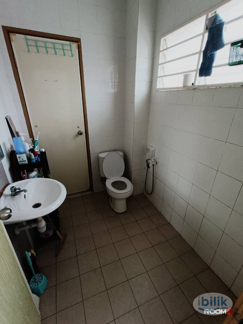 📍 Near Setia City Mall & Taipan🏠 Room for Rent + Air-Cond @ Setia Alam - Image 2