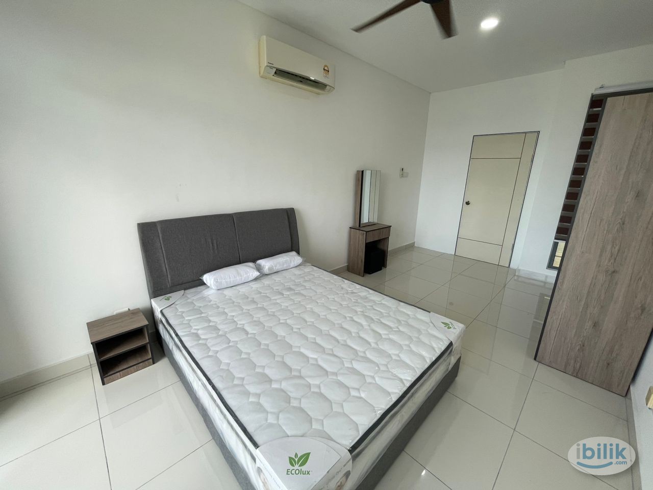 (With Attached Balcony) Medium Room at Vivo Residential Suites @ 9 Seputeh Condominium, Old Klang Road - Image 1