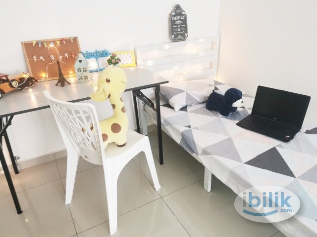 🔥 Promo 🛏️Medium or Small Room for rent. 📍 Bandar Puteri Puchong - Image 1