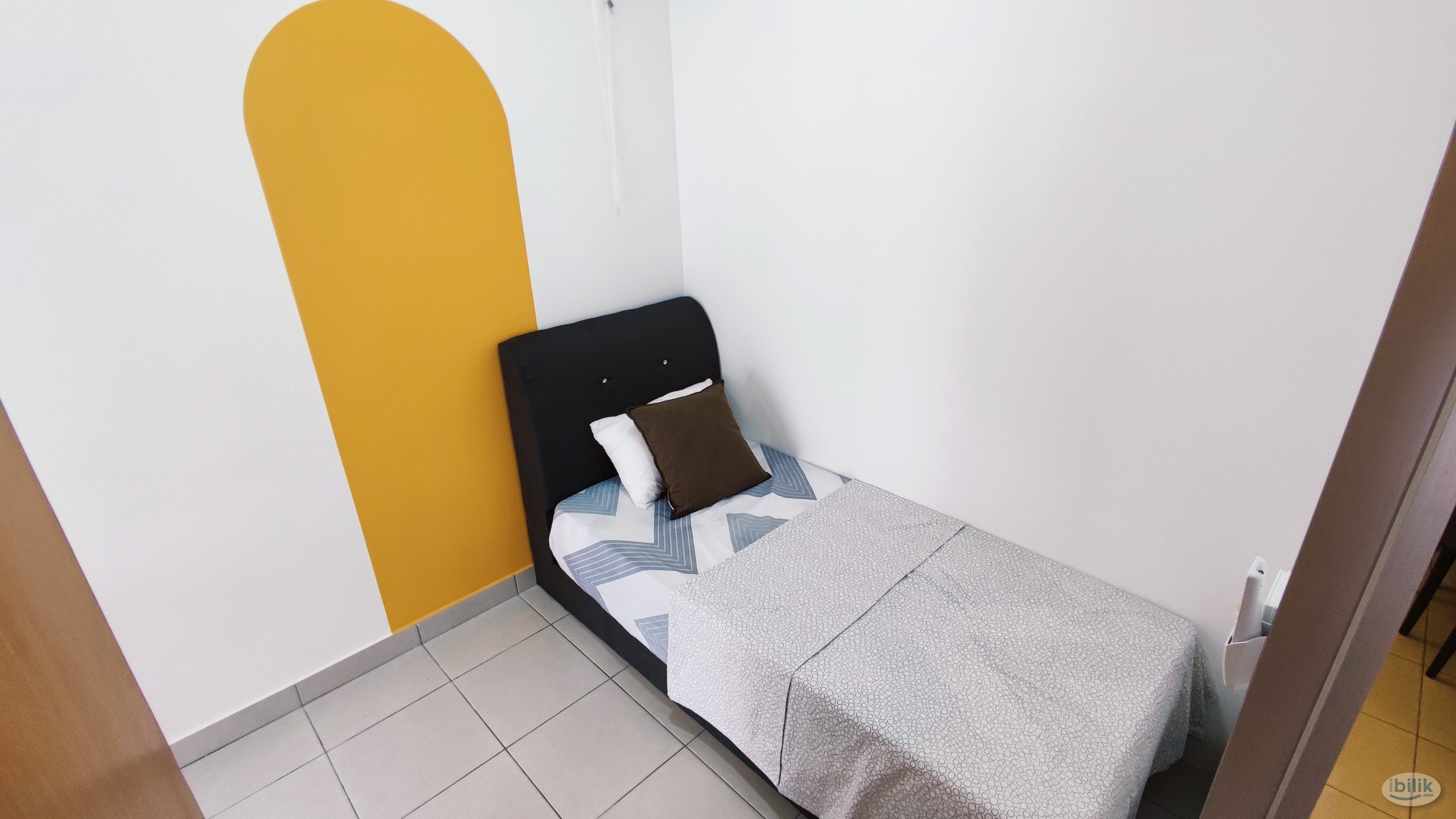 (With Attached Balcony) Single Room at Netizen Residence, Bandar Tun Hussein Onn (Very Near MRT Tun Hussein Onn) - Image 1
