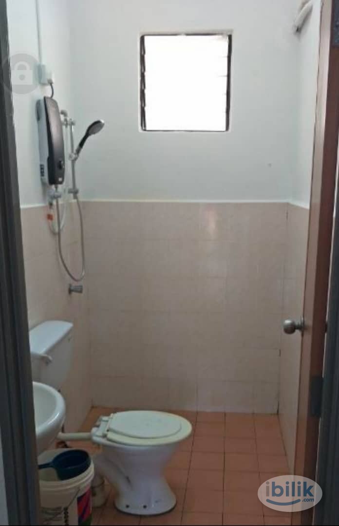 Middle Room at Melaka, Malaysia - Image 2