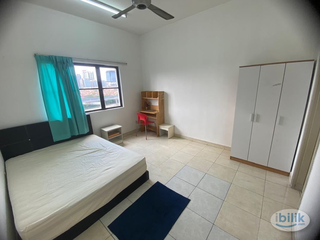 FEMALE UNIT Master Room at Casa Residenza, Kota Damansara - Image 1