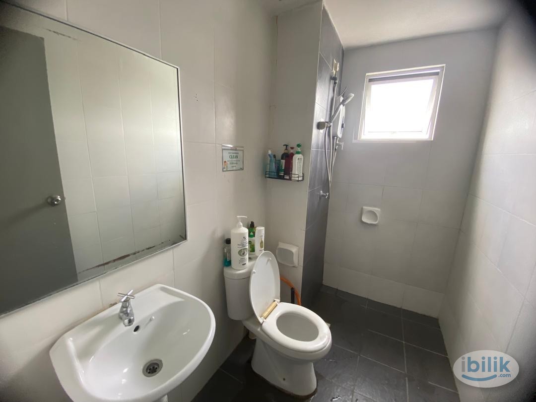 FEMALE UNIT Master Room at Casa Residenza, Kota Damansara - Image 2