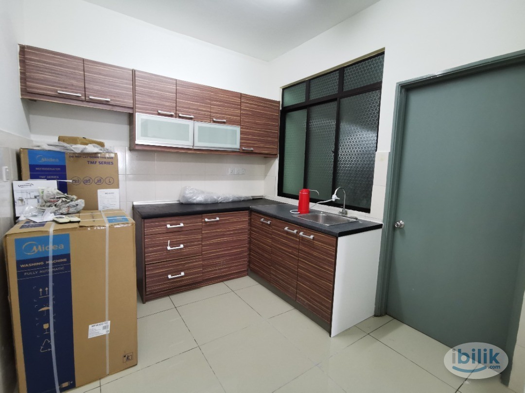 Middle Room with balcony(partition) at One Damansara, Damansara Damai - Image 1