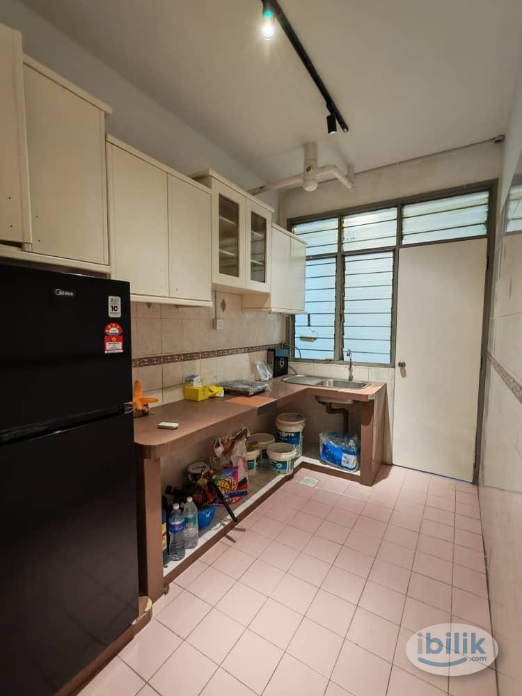 Master Room at Goodyear Court 10, UEP Subang Jaya - Image 2