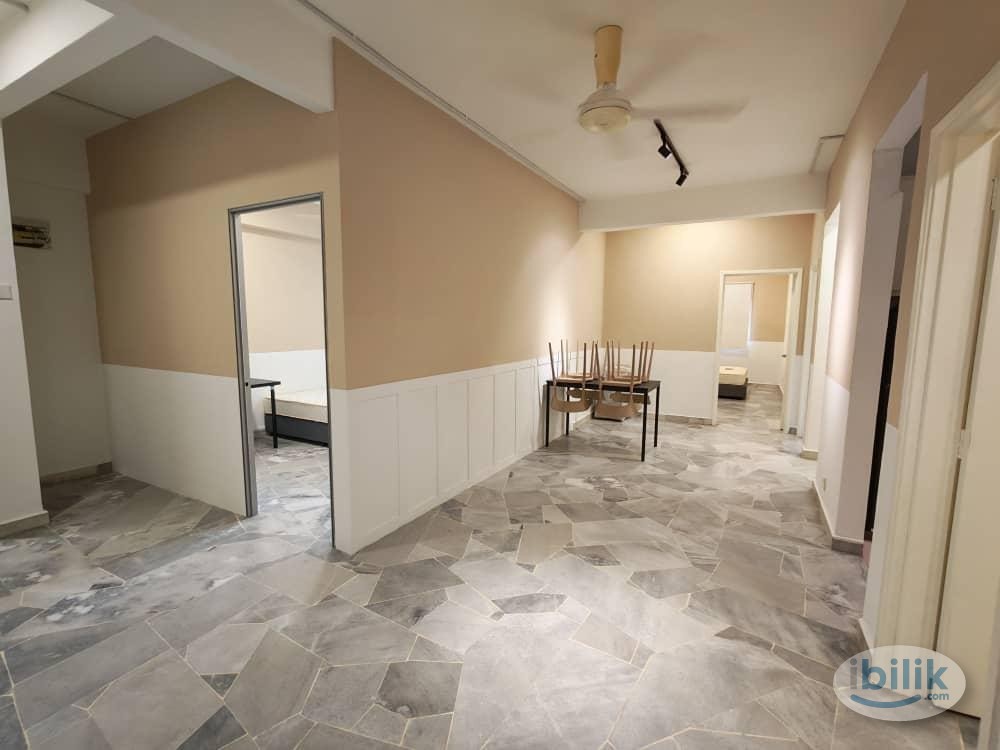 Master Room at Goodyear Court 10, UEP Subang Jaya - Image 3