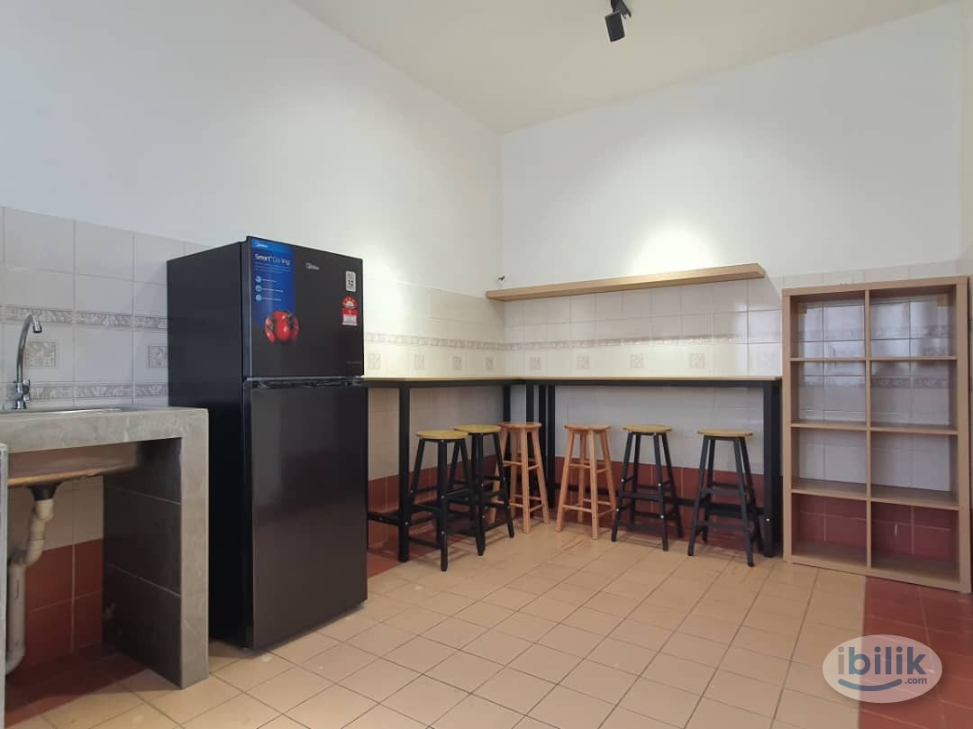 Middle Room at USJ 18, UEP Subang Jaya - Image 3
