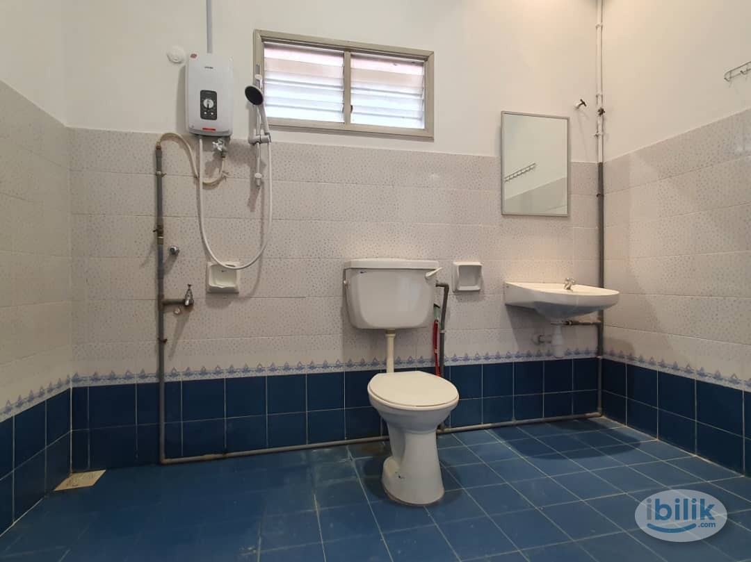 Middle Room at USJ 18, UEP Subang Jaya - Image 4