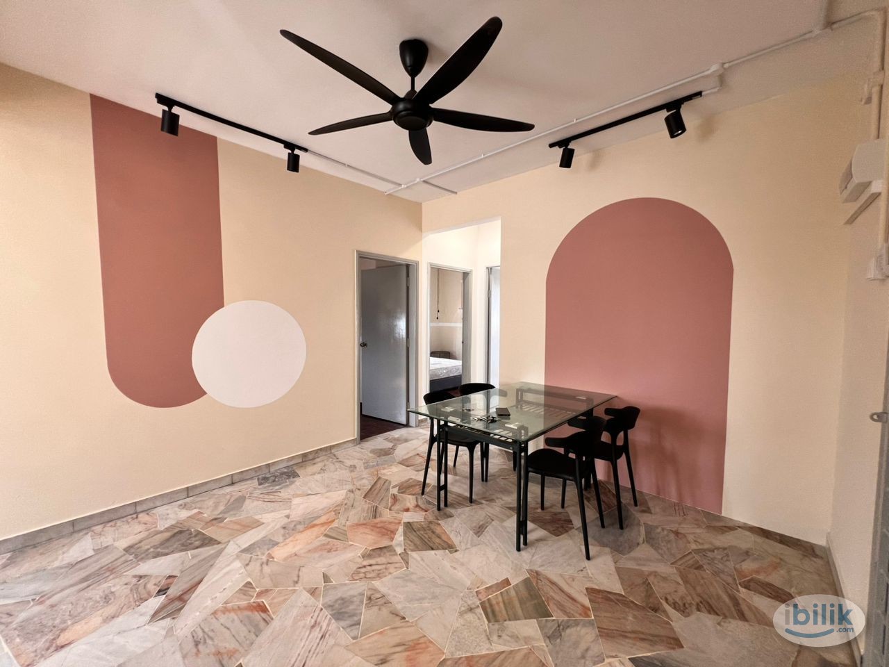 Middle Room at Goodyear Court 1, UEP Subang Jaya - Image 1
