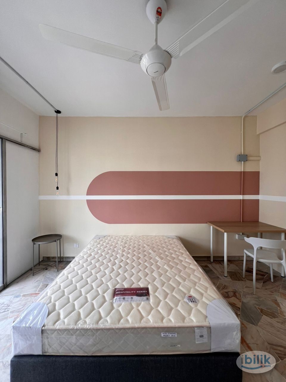 Middle Room at Goodyear Court 1, UEP Subang Jaya - Image 4