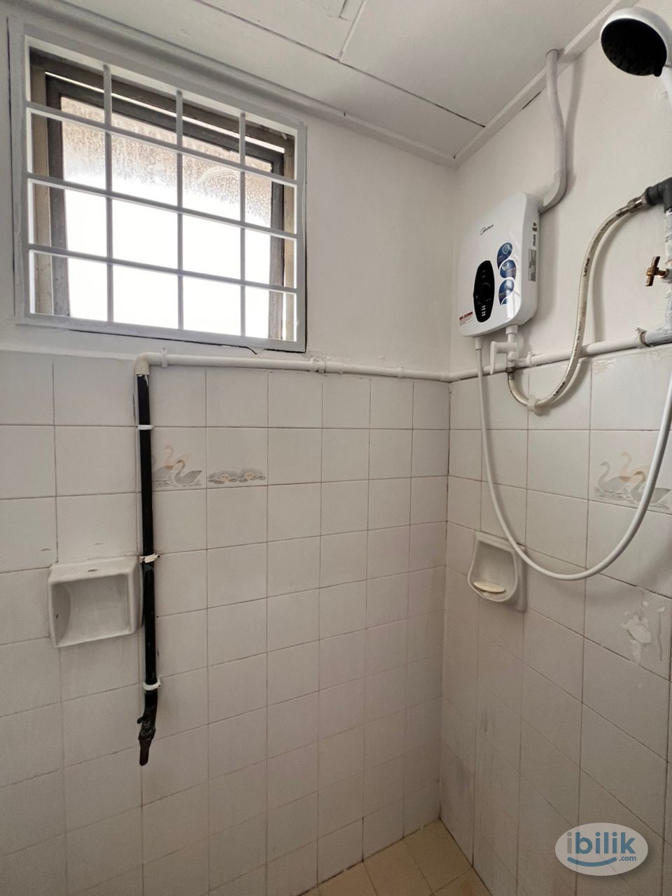 Middle Room at Goodyear Court 1, UEP Subang Jaya - Image 5