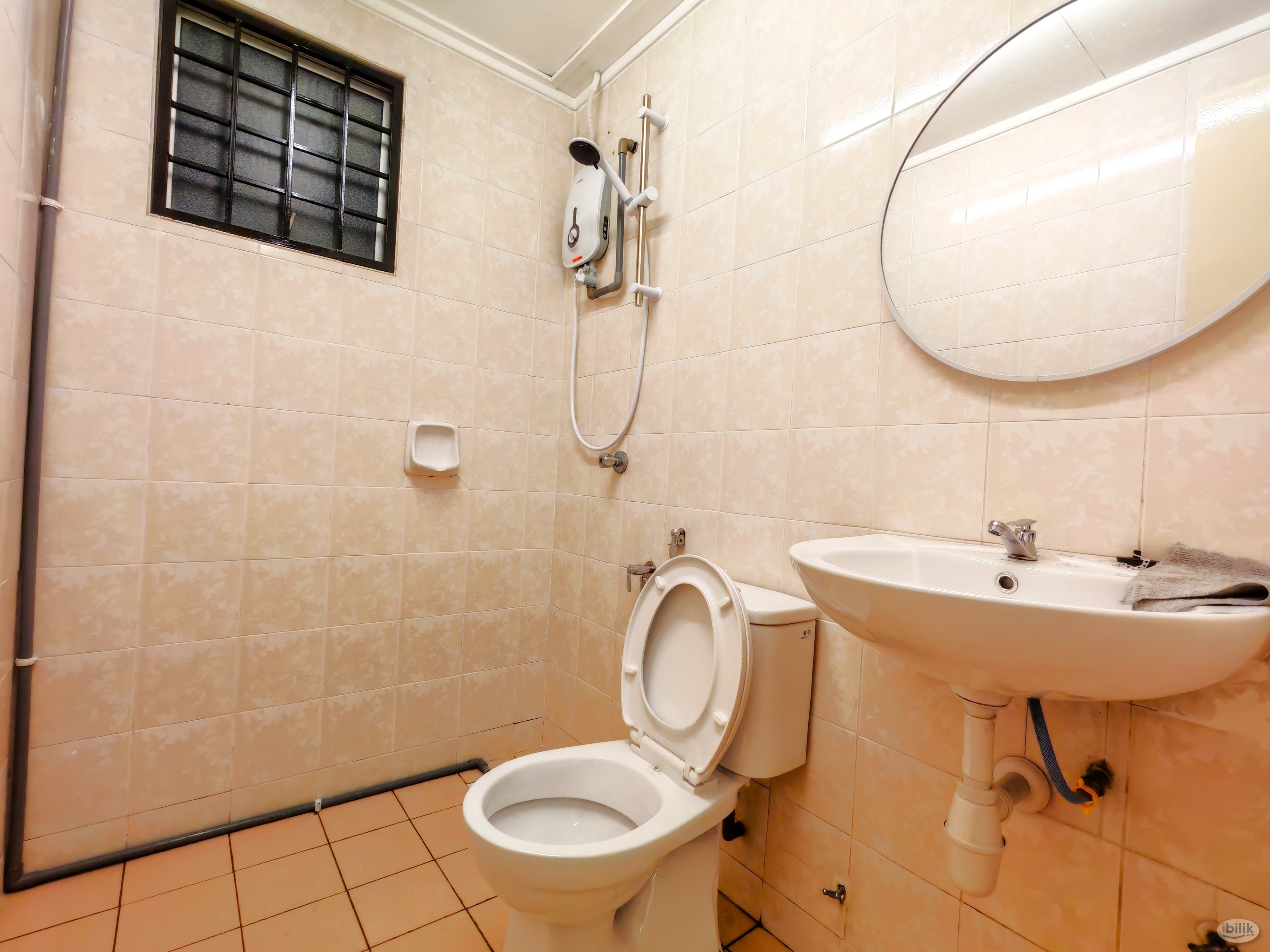 ❗SUBANG BEAUTIFUL SPACIOUS MIDDLE ROOM❗🤩 - Image 3