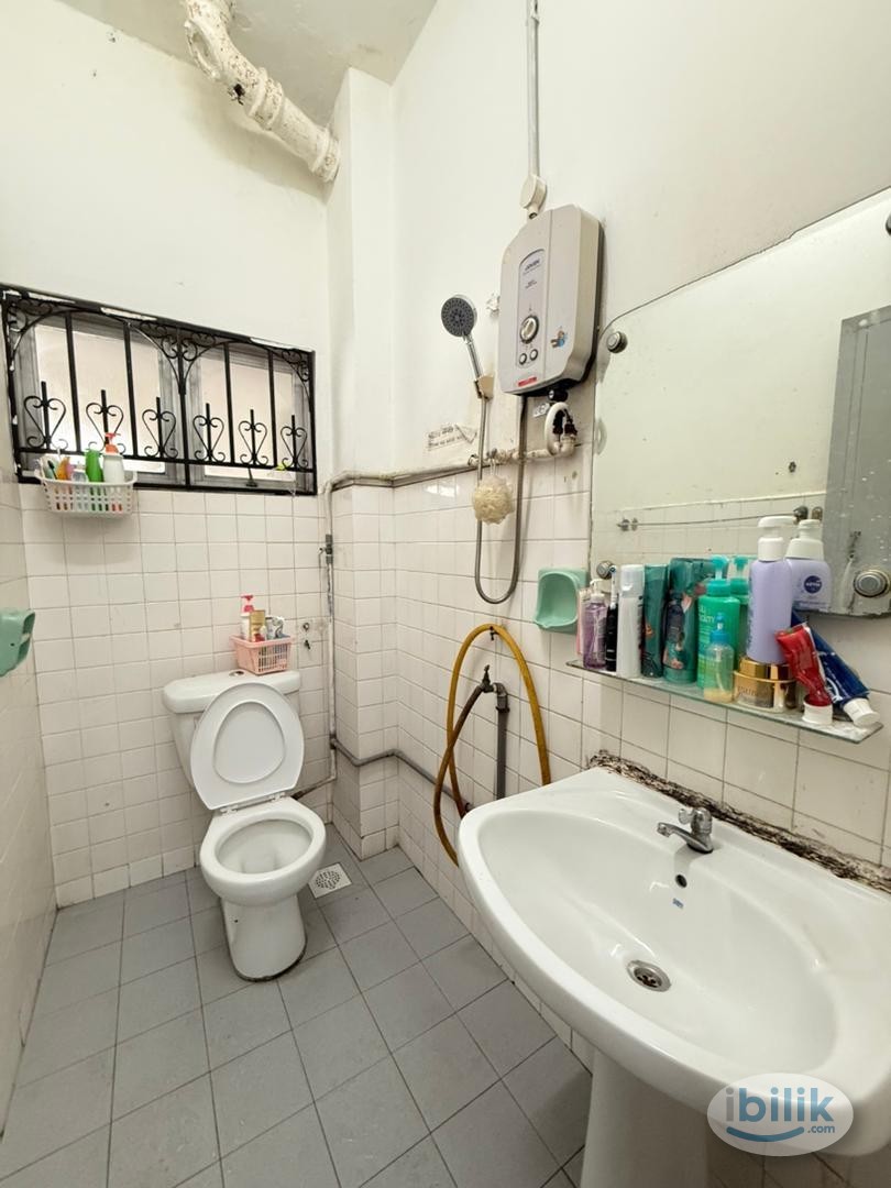 LOW DEPOSIT  ✨ Zero Deposit Room Furnished Damansara Kim🛜Free Utilties & Wifi🔥🌟Low Rental😊Near Starling Mall Walking 4 M - Image 2