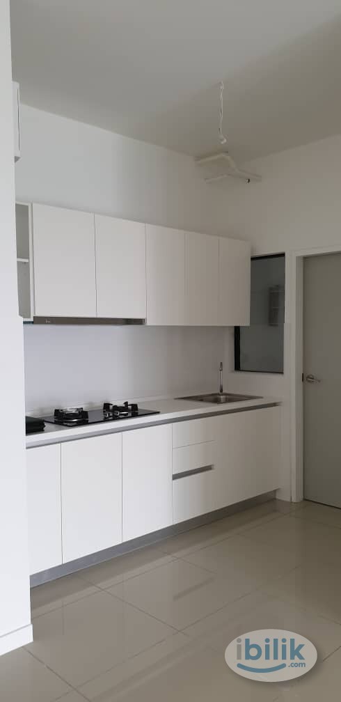 Middle Room, All Girls House at The Greens @ Subang West, Shah Alam - Image 4