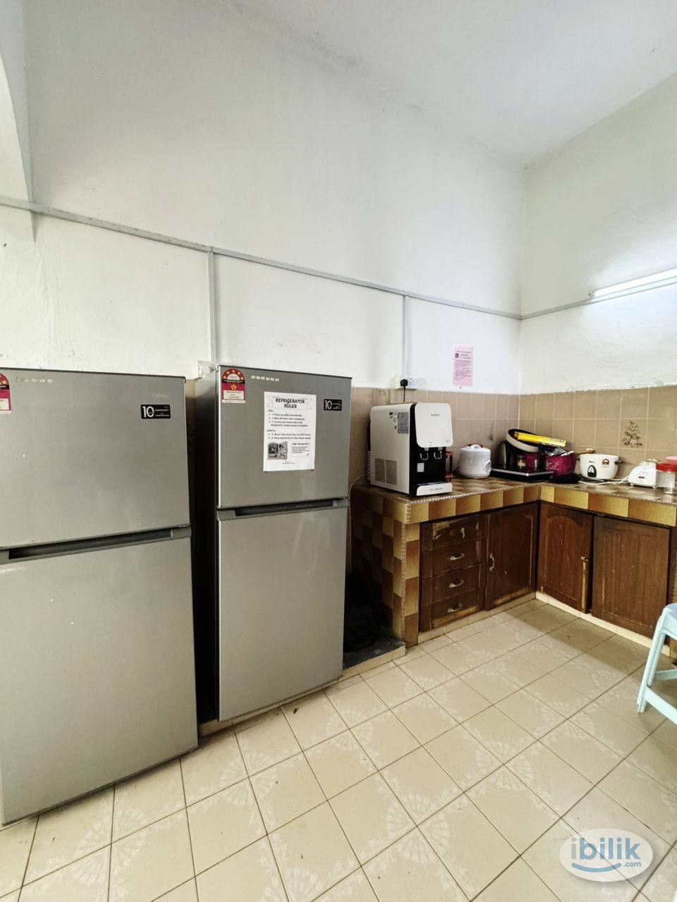 🏡 TTDI#4 | Medium Room with Aircond + Attached Bathroom | Walk to MRT - Image 5