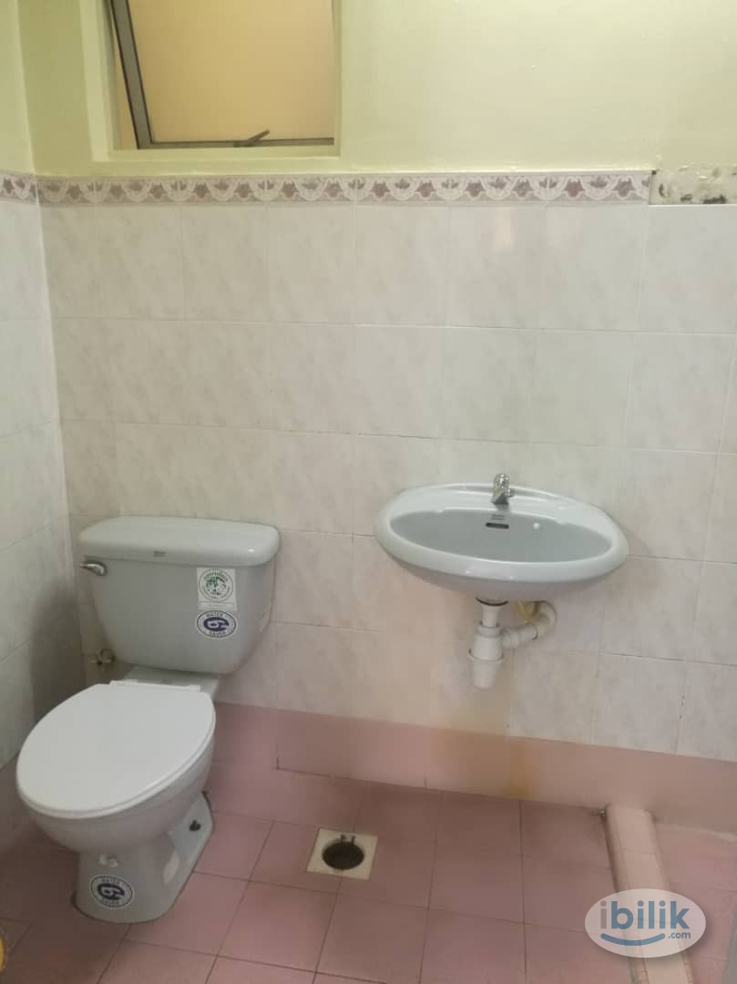 Only 8 minutes walking distance to Mutiara Damansara MRT Single Room at Pelangi Damansara, Bandar Utama - Image 4
