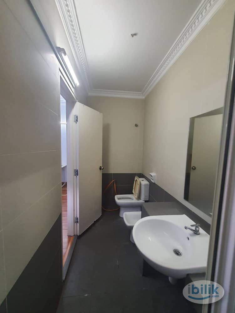 ‼️LOW DEPOSIT‼️SETIA ALAM KLANG CHEAPER MASTER ROOM WITH PRIVATE BATHROOM FOR RENT🤩💥NEAR TO SETIA CITY MALL , TOP GLOVE  - Image 4