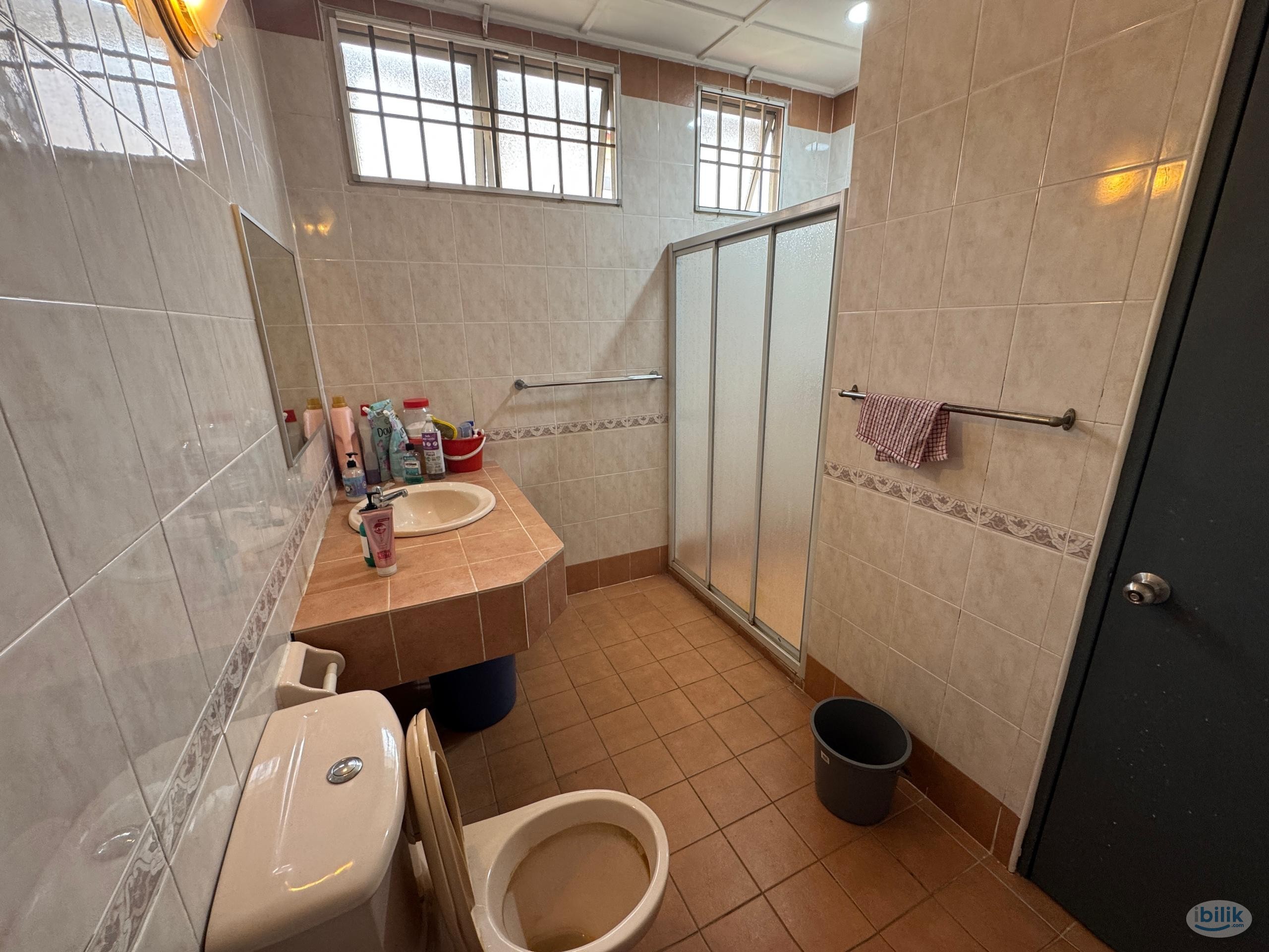 Middle Room at Winchester, Ara Damansara - Image 4