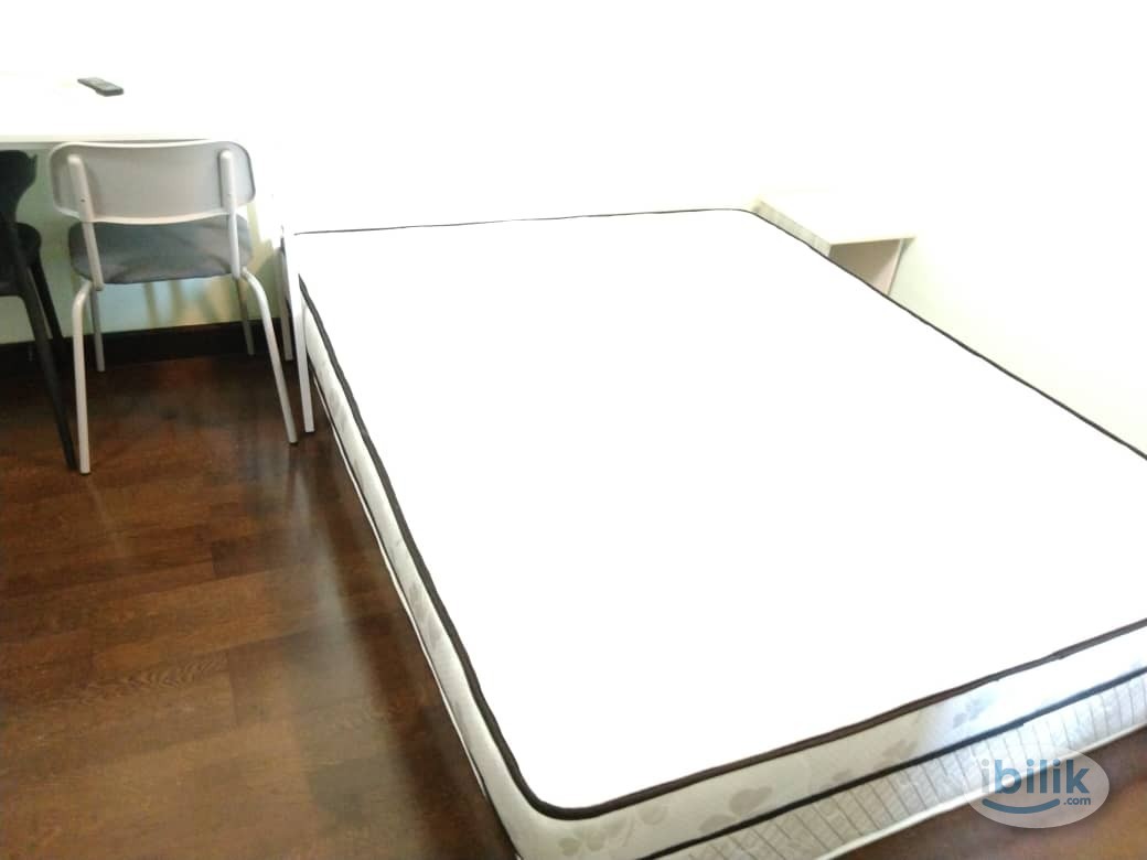 Medium Room at Saville @ The Park, Pantai - Image 1