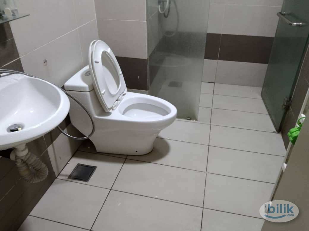 Medium Room at Saville @ The Park, Pantai - Image 2