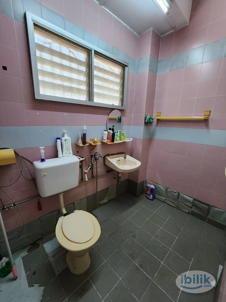 🔥 Serdang Raya Room | AC + Shared Bathroom | Prime Location - Image 4