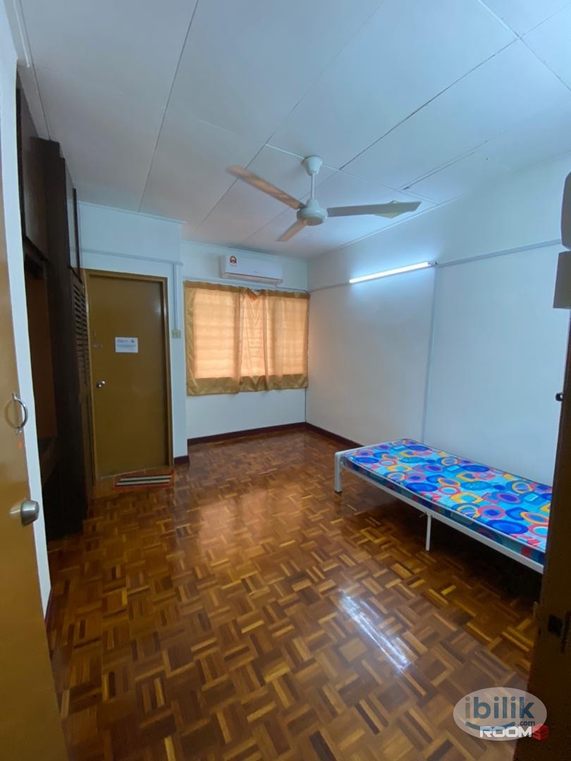 ✨ Cozy Middle Room Near Starling Mall 📍 Petaling Jaya - Image 1