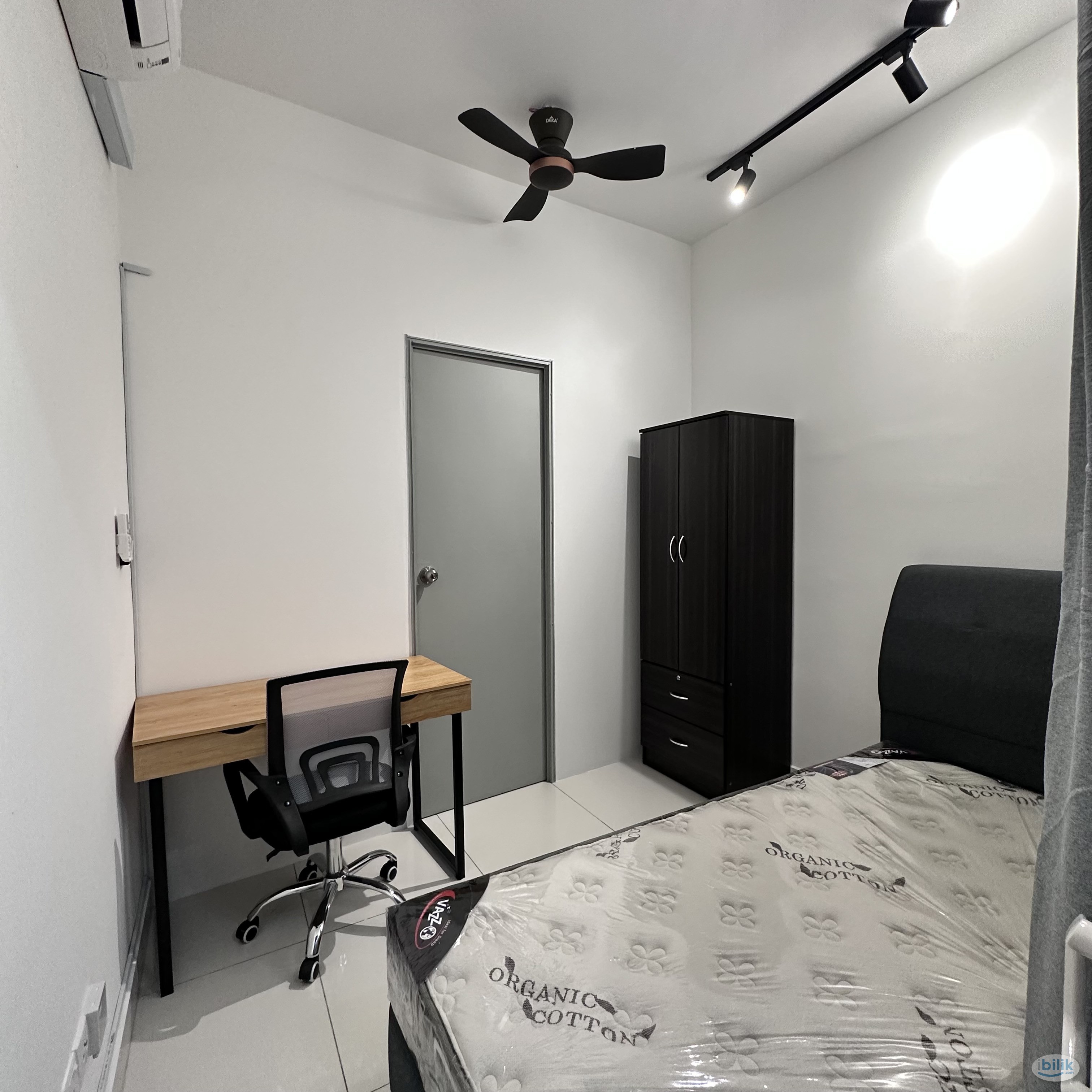APU/IMU Chill Balcony Vibes | Cozy Room in Pinnacle, Sri Petaling KL - Image 2