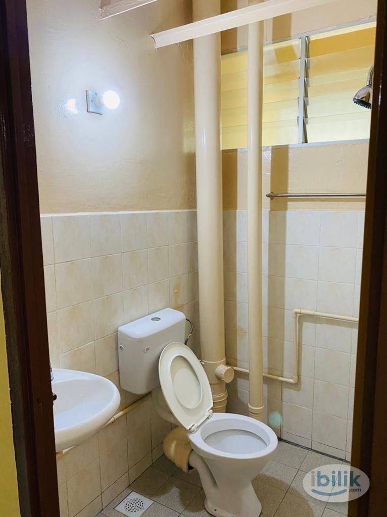 Cheap and clean single room for  male to rent at Saujana Heights, Teluk Kumbar - Image 2