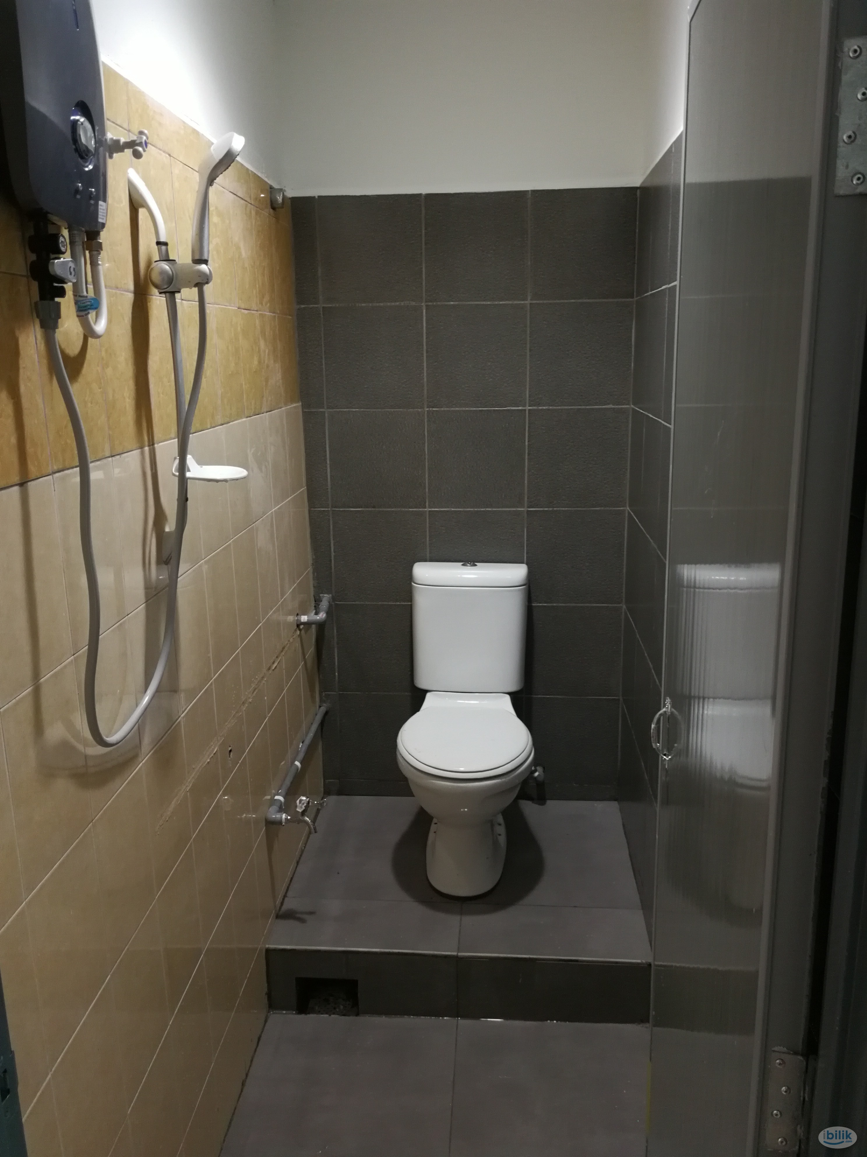 Only 8 minutes walking distance to Mutiara Damansara MRT Single Room at Mutiara Damansara, Petaling Jaya - Image 4