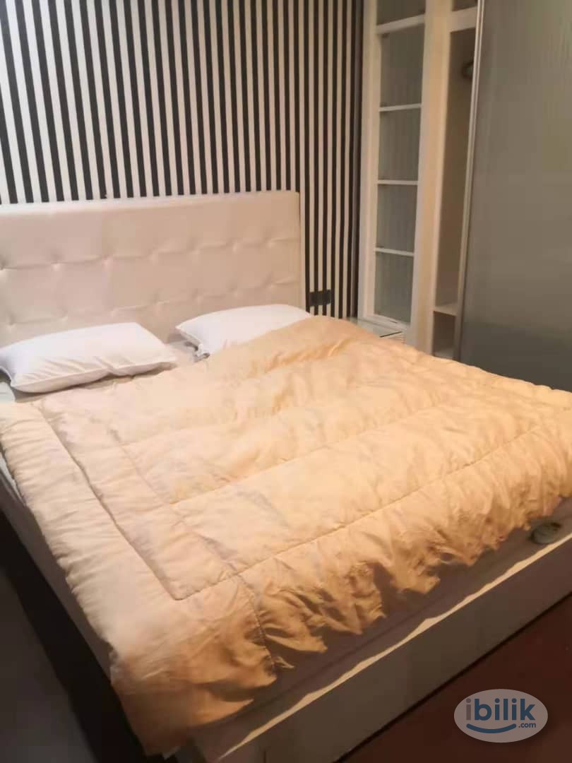 Master Room at 1 SKY Condo, Bayan Baru - Image 1