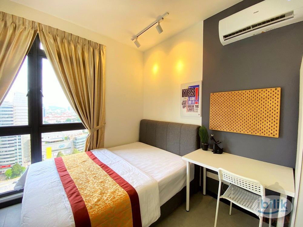 Neu Suites Master Room 🚗 5min Great Eastern Mall, 🚶‍♂️ 10min to Gleneagles Hospital 💉🏥 - Image 1