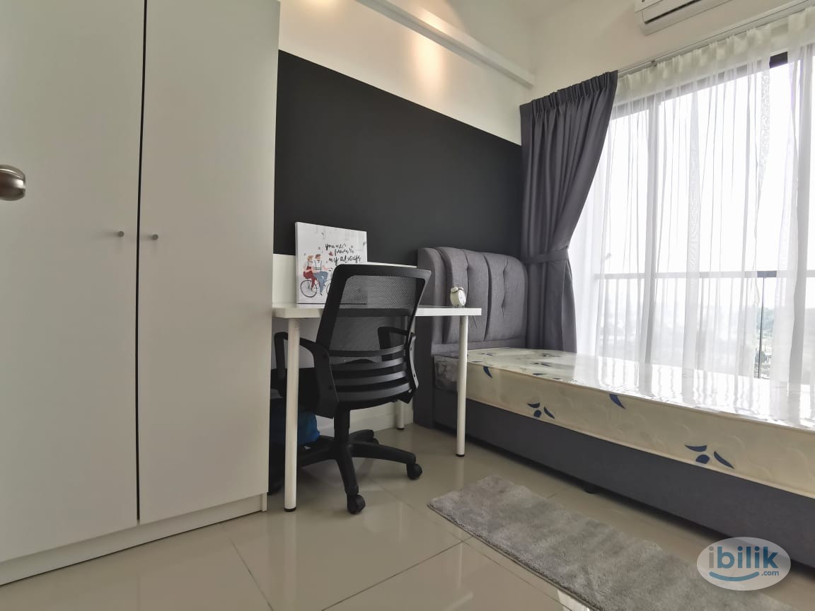 [With Balcony] Single Room at The Greens @ Subang West, Shah Alam Near MSU Geno Hotel KTM Batu Tiga UiTM Shah Alam - Image 1