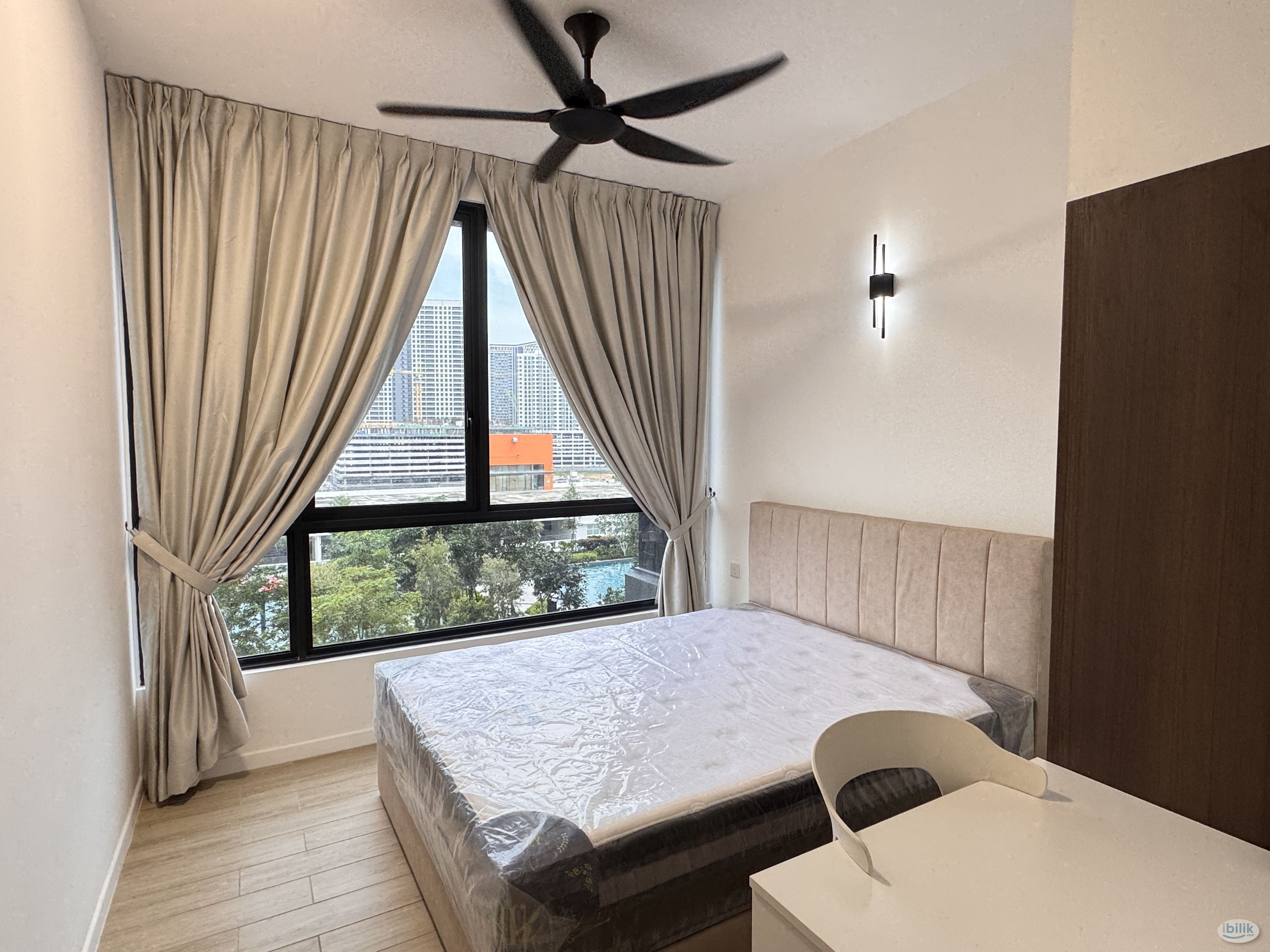 Batu Kawan, Penang Middle Room  - Image 1