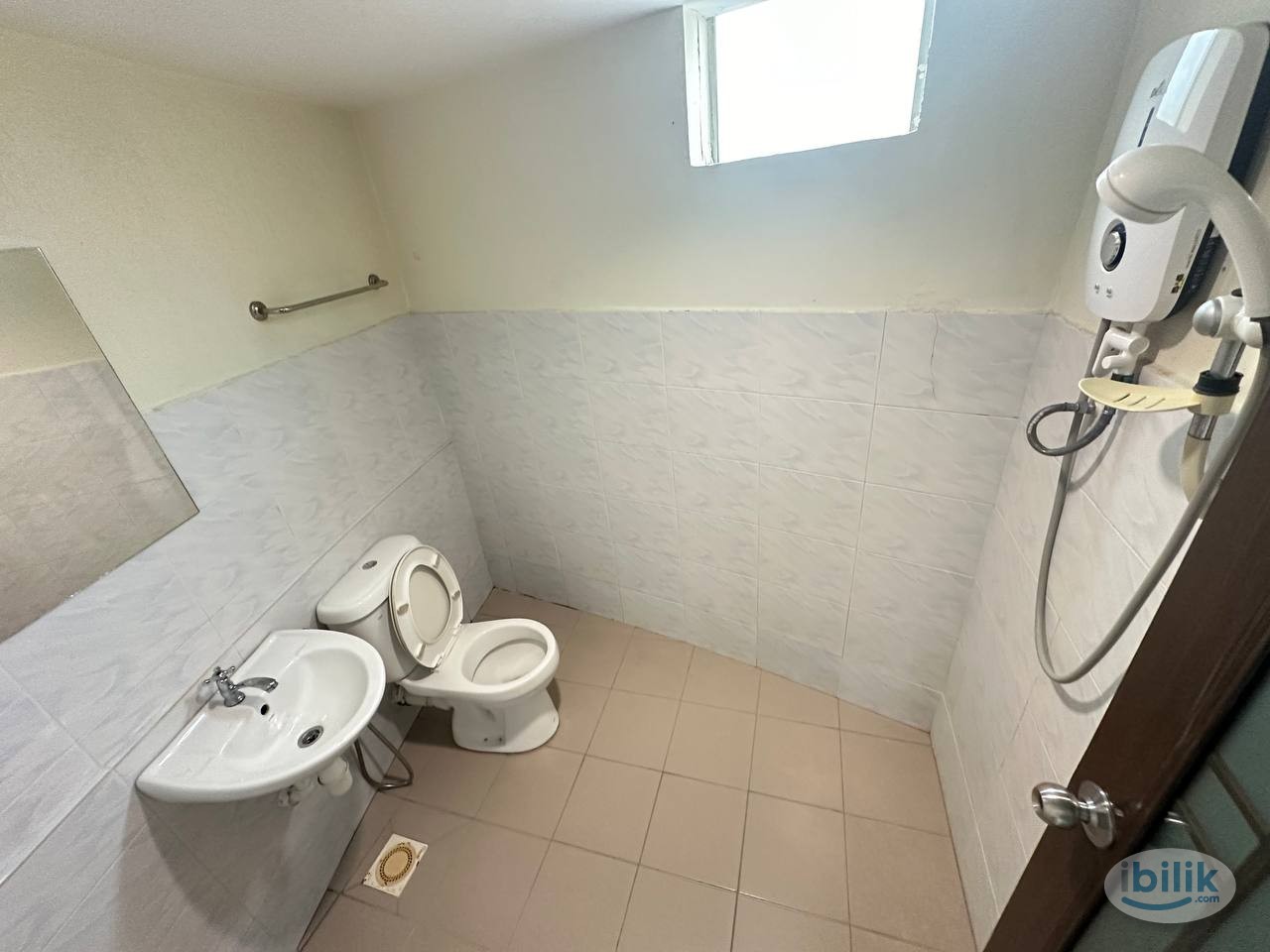 [ 5min to Plaza Metro Kajang & Stadium Kajang l Private Toilet ] ❤️‍🔥 Double Bed Aircon Room in Kajang‼️ - Image 3
