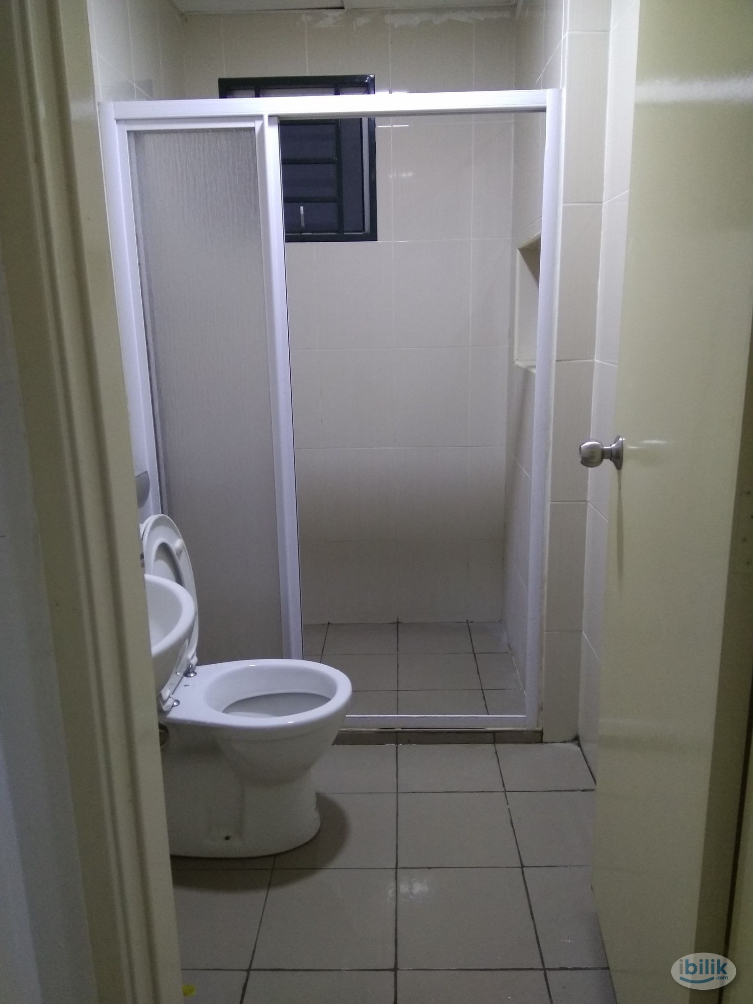 OUG Parklane Medium Room RM600 - Immediate Move In - Image 4