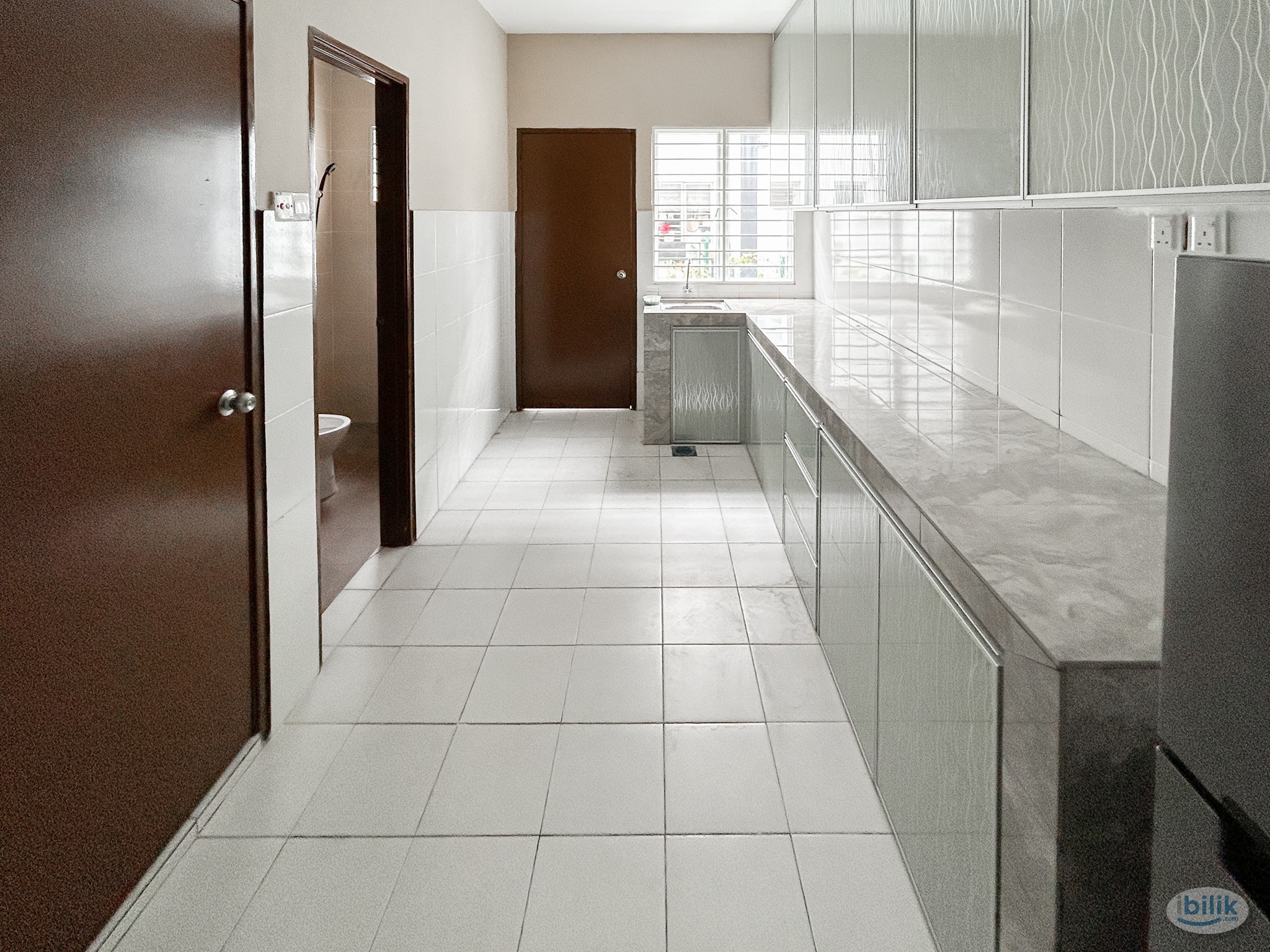 Middle Room at Seksyen 23 Shah Alam Near Aeon Big Access to LKSA - Image 3