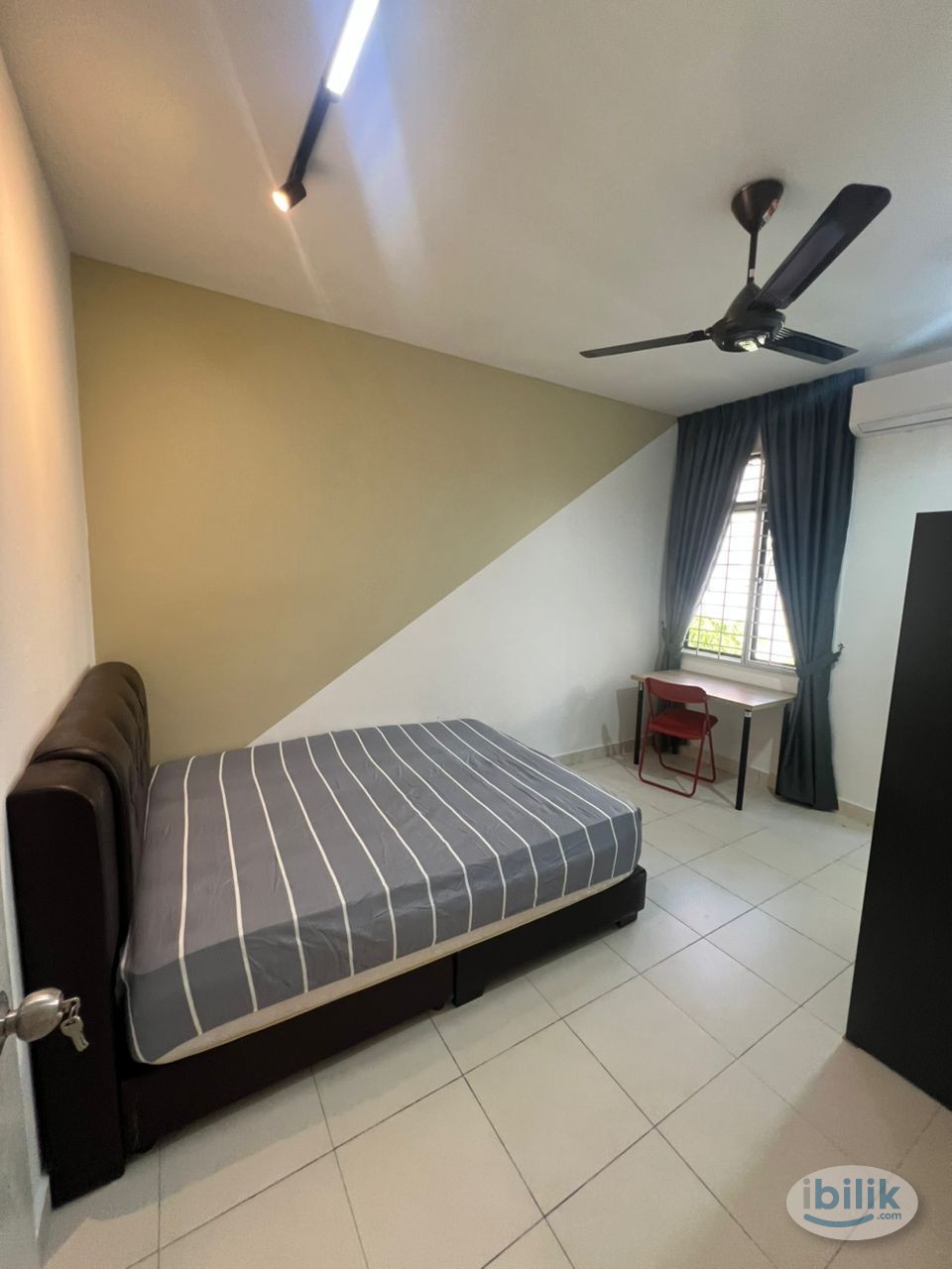 FREE WIFI+UTILITIES, Middle Room at Lakeside Residences, Puchong - Image 1