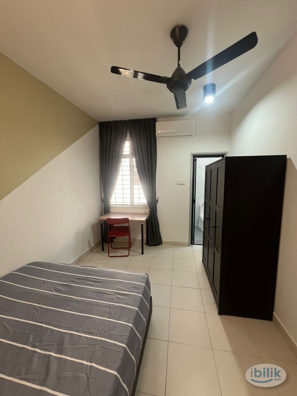 FREE WIFI+UTILITIES, Middle Room at Lakeside Residences, Puchong - Image 2