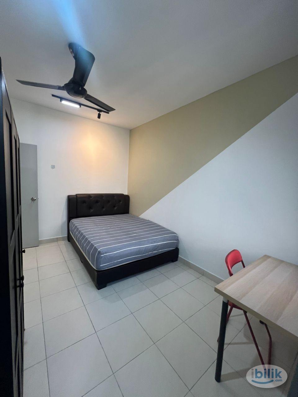 FREE WIFI+UTILITIES, Middle Room at Lakeside Residences, Puchong - Image 3