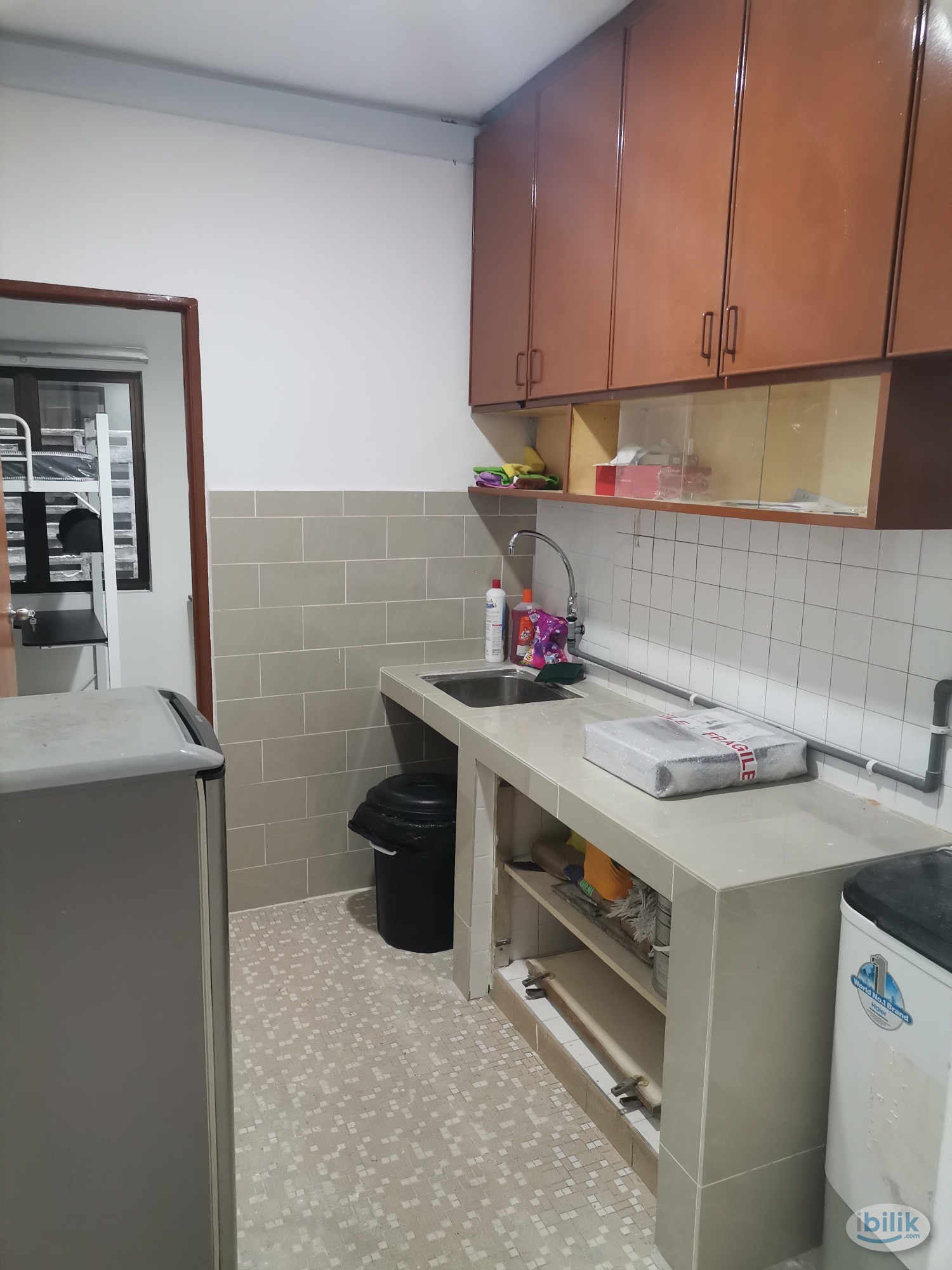 Master Room at Taman Serdang Raya, Seri Kembangan - Image 3